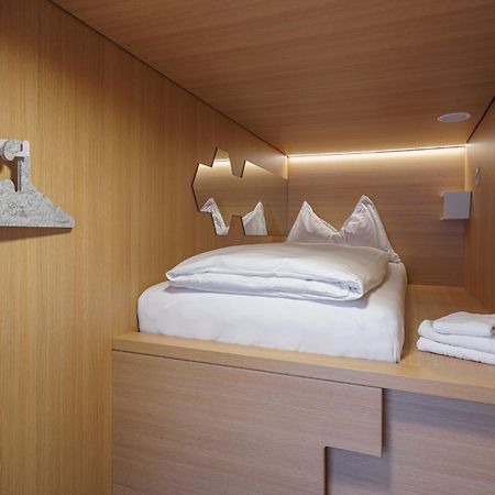 The Lab Capsule Hotel Thun Eksteriør billede