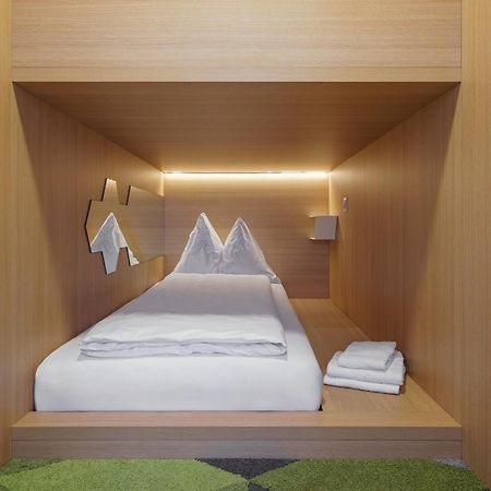 The Lab Capsule Hotel Thun Eksteriør billede