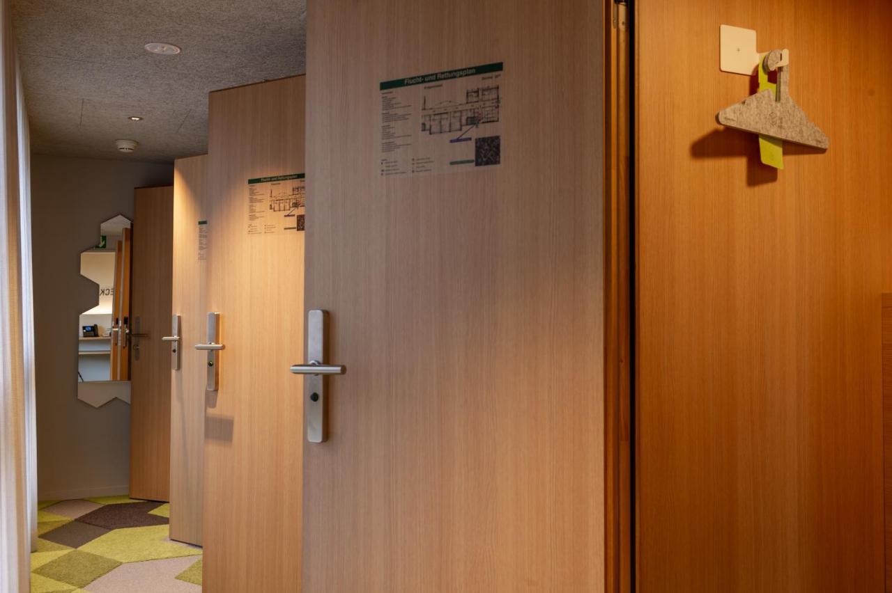 The Lab Capsule Hotel Thun Eksteriør billede